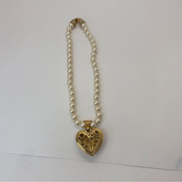 SIGNED SWAROVSKI HEART CRYSTAL PEARL NECKLACE ~ HEART PENDANT RETIRED - Picture 8 of 15